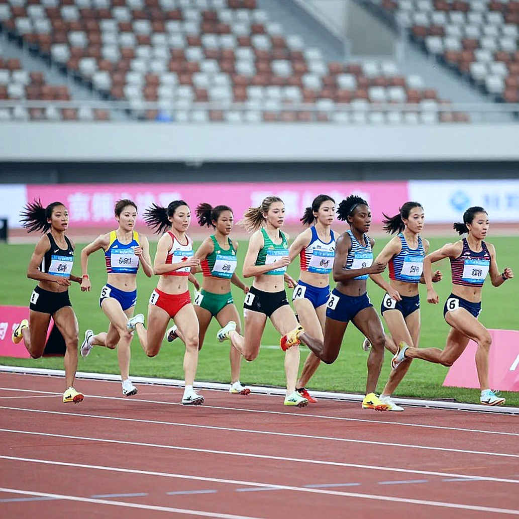 70,46 mét dưới mưa Nagoya: Cú ném duy nhất của cô gái 18 tuổi và cú đúp lịch sử của chàng trai Thái Lan