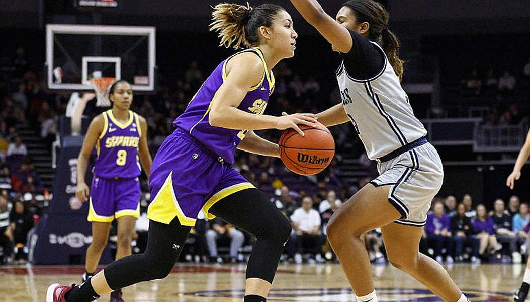 AEK mất Derrick Williams một ngày trước giải Rhodes: bắp chân phải và khoảng trống tiền mùa giải