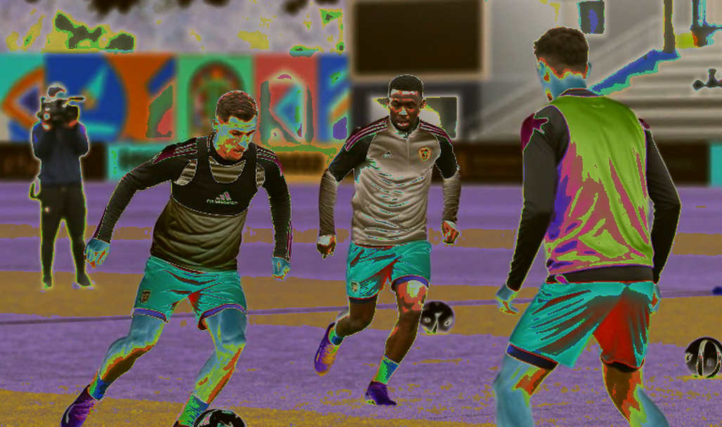 Cái bắt tay không diễn ra: Bên trong thị trường chuyển nhượng V.League