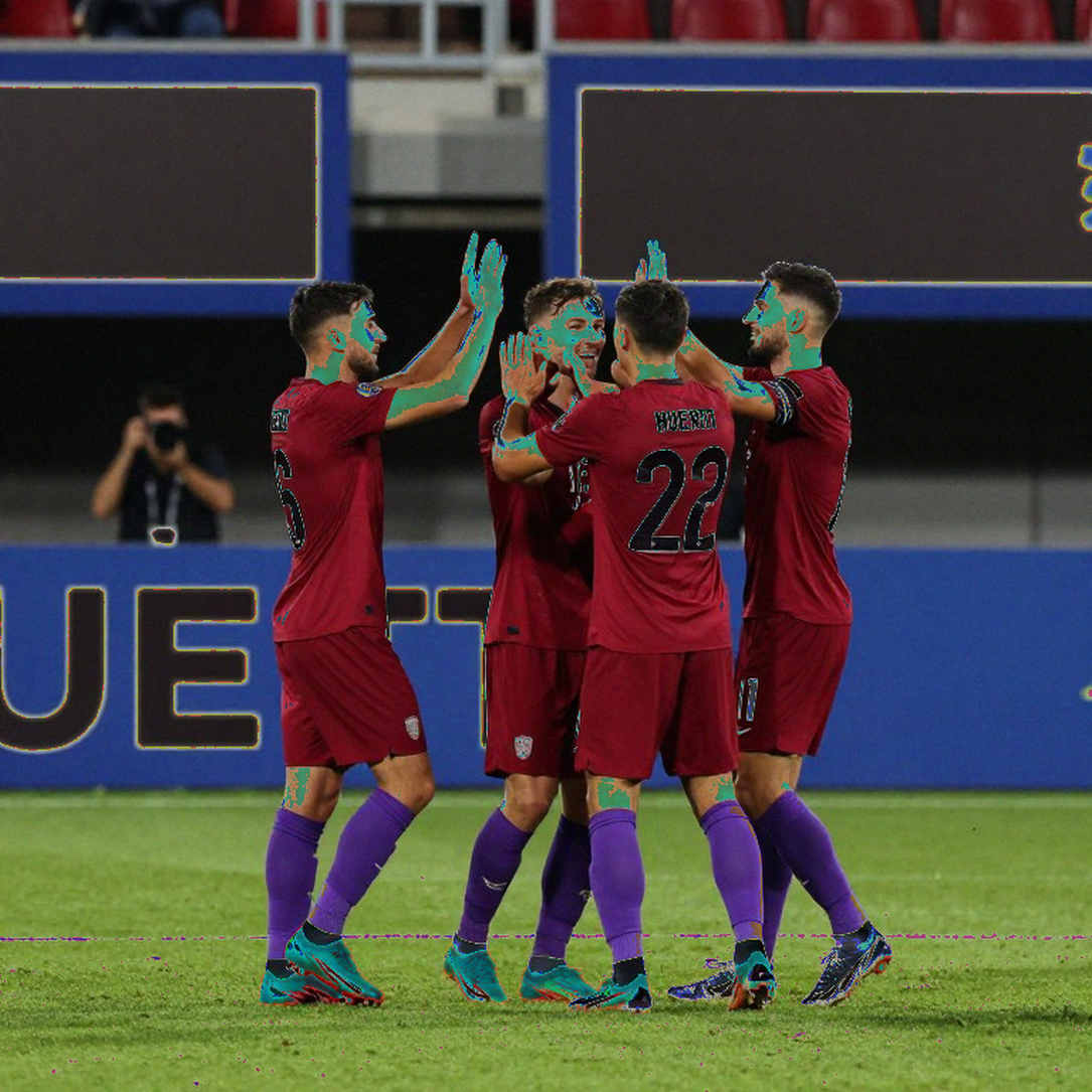 Tải trọng tích lũy: Từ lưng của Stallone đến phòng y tế V.League