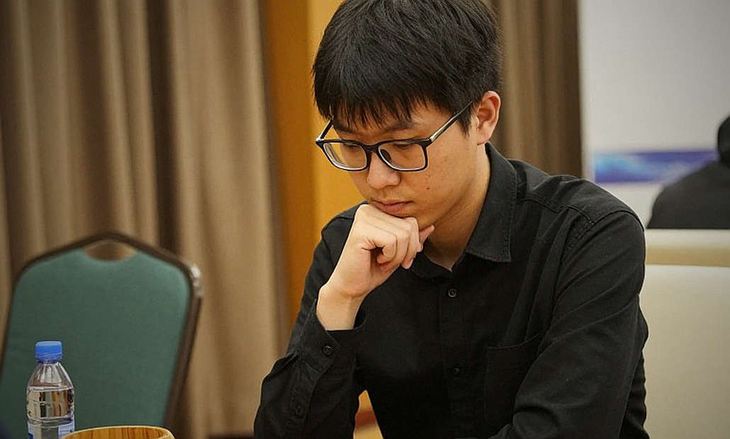 FRITZ 20 của ChessBase: Cuộc cách mạng huấn luyện không có phép đo