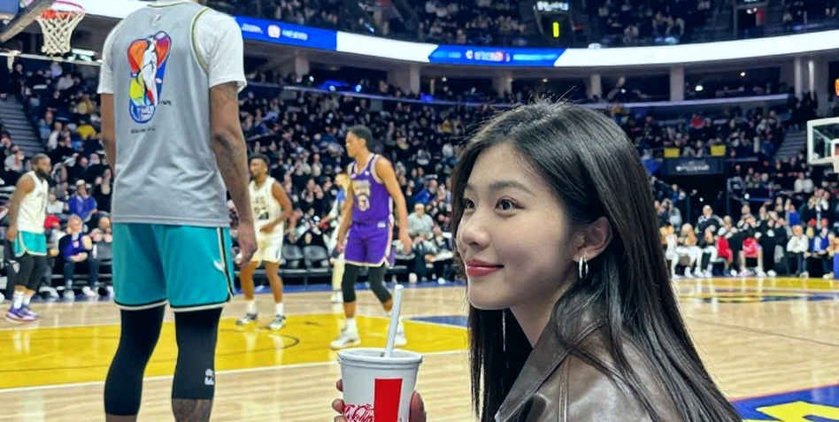 Jalen Brunson dẫn SNL: Bốn đồng đội, một câu hỏi 113 triệu đô và ranh giới giữa ngôi sao với sản phẩm