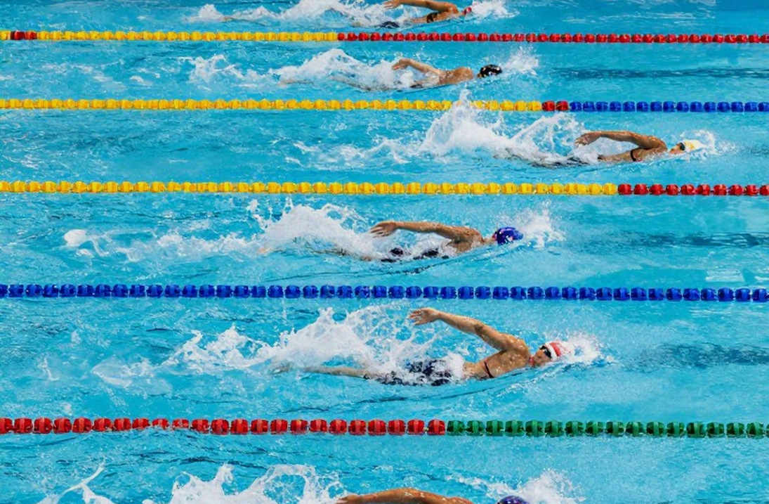 Carson Hoak Commits to Cincinnati for 2027: Short Course, Long Course, and a Benchmark He Has Never Swum