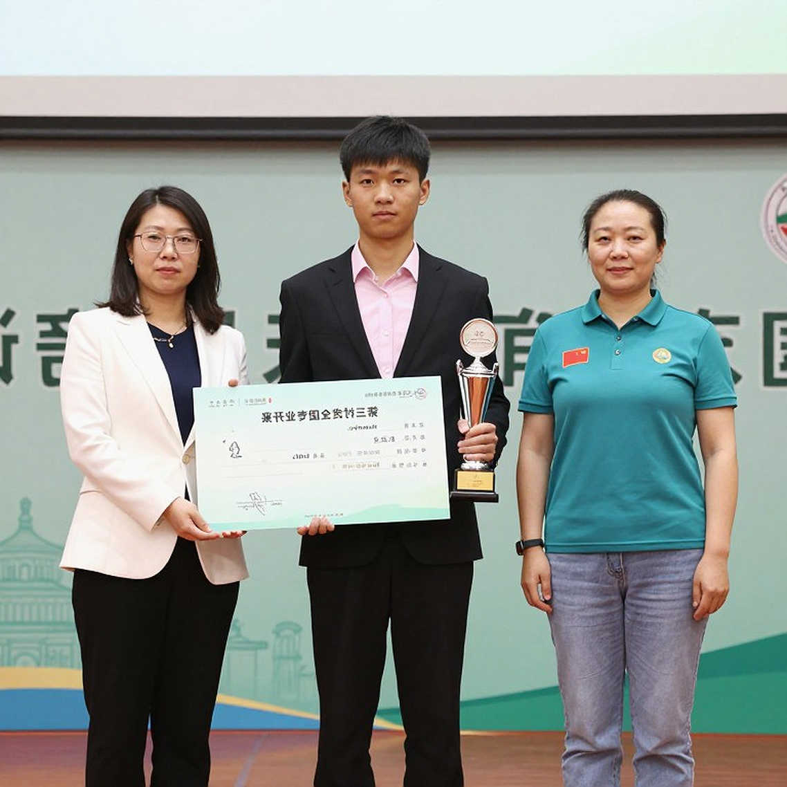 Phân Tích Chuyên Sâu F1: Khi Dữ Liệu Đầu Vào Rỗng và Bài Học Về Quy Trình Phân Tích Thể Thao