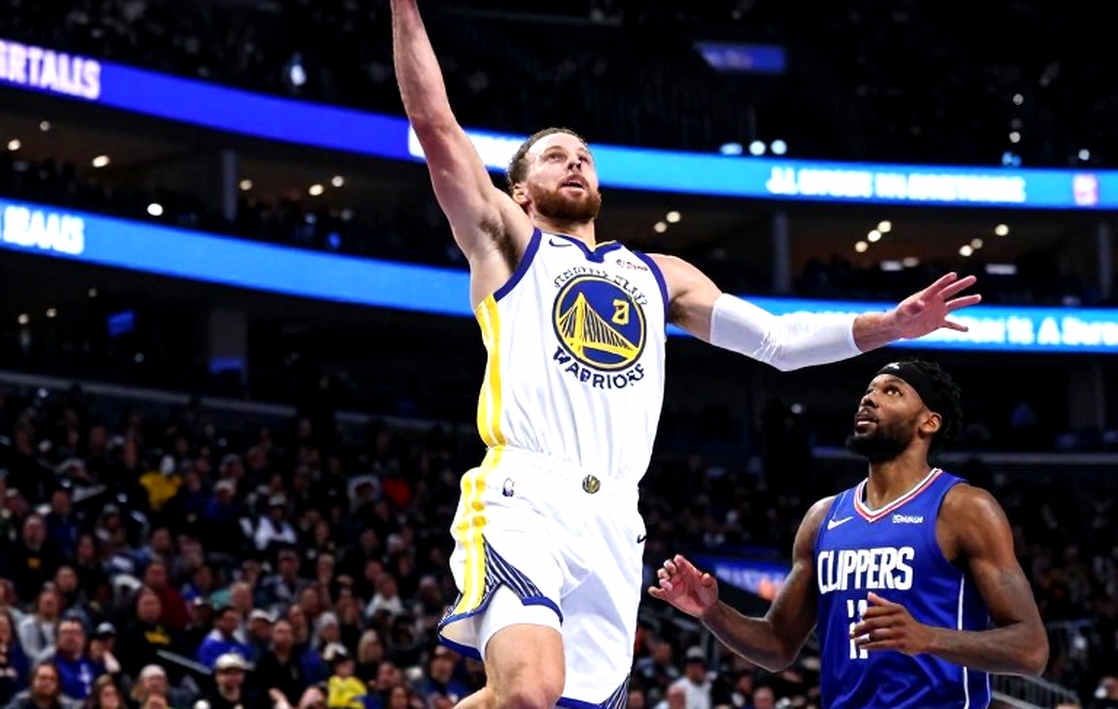 Mike James, Anadolu Efes và cú trượt tay khỏi Barcelona: Canh bạc tuổi 36